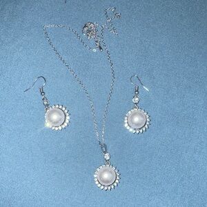 Elegant Silver Pearl Jewelry Set